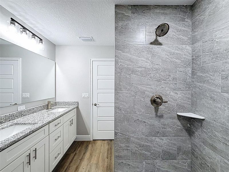 Furnished interior view inside a new home in , Dunnellon (Image 26).