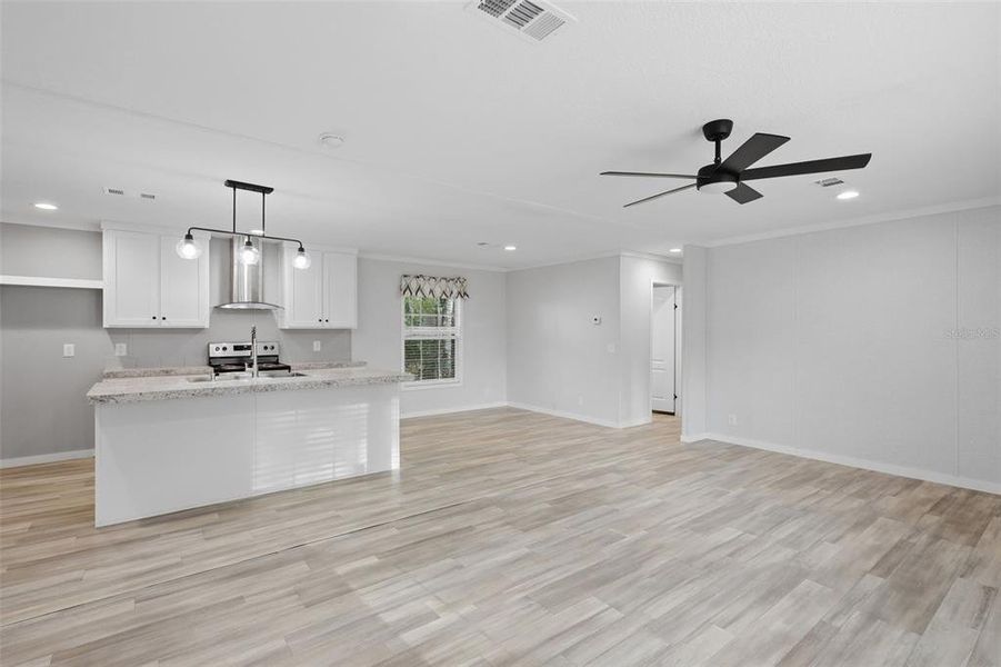 Spacious, unfurnished interior of a new home in , Casselberry (Image 16).