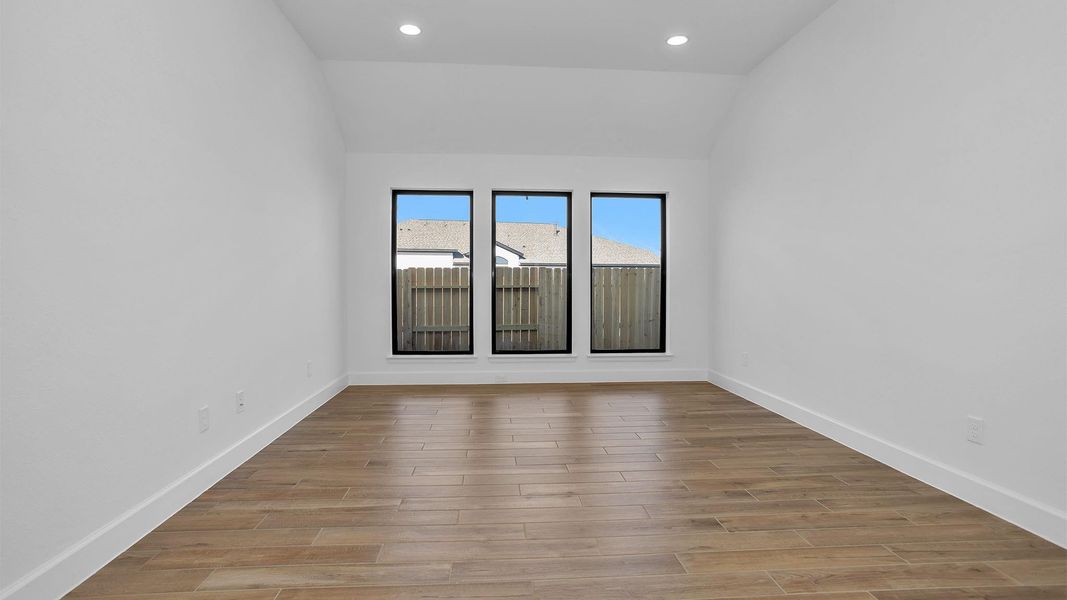 Spacious, unfurnished interior of a new home in Valencia 70', Manvel (Image 12). Spacious, unfurnished interior of a new home in Valencia 70', Manvel (Image 12).