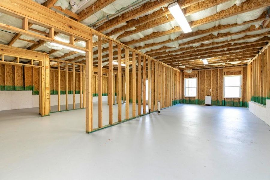 Spacious, unfurnished interior of a new home in Sanders Park, Austell (Image 18).
