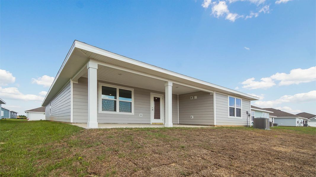 Representative exterior details of a home built from the Ryder by D.R. Horton in Owl's Head Farms, Freeport (Image 4).