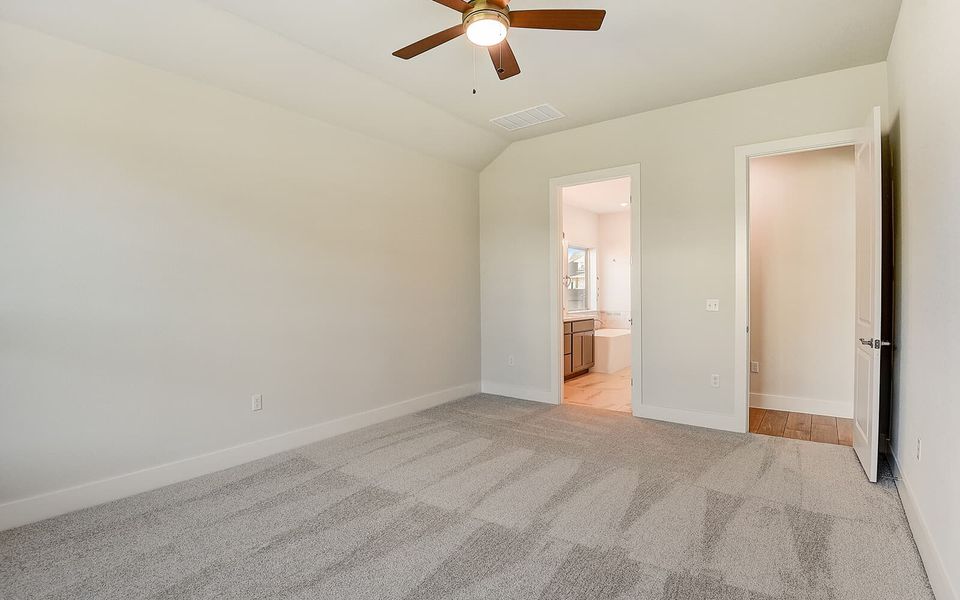 Spacious, unfurnished interior of a new home in Easton Park, Austin (Image 8).