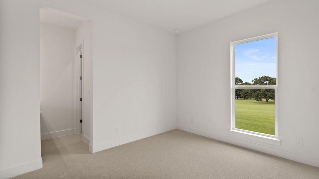 Spacious, unfurnished interior of a new home in Reserve at Berry Bay, Wimauma (Image 15).