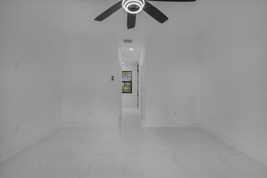 Spacious, unfurnished interior of a new home in , Lehigh Acres (Image 27).