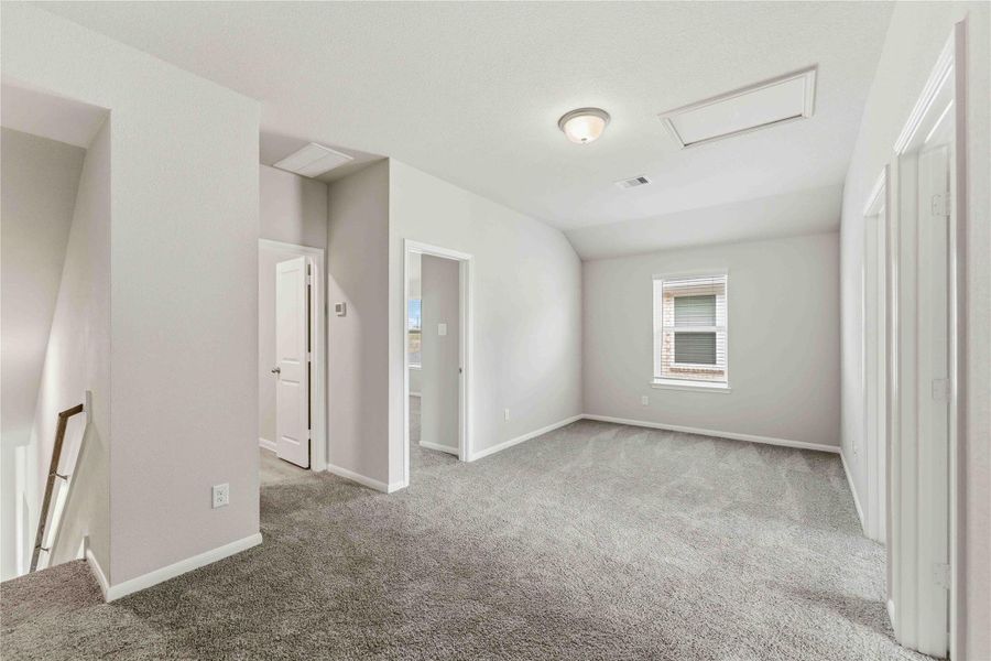 Spacious, unfurnished interior of a new home in Sunterra, Katy (Image 30). Spacious, unfurnished interior of a new home in Sunterra, Katy (Image 30).