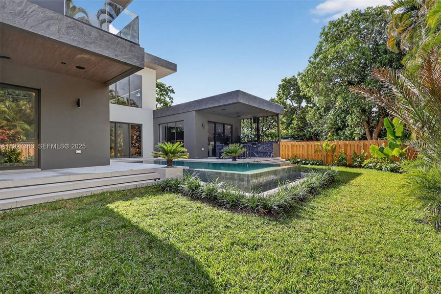 Exterior details and patio area of a home in , Biscayne Park (Image 36).