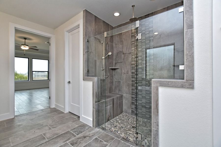 Representative furnished interior of a home built from the Avalon by Giddens Homes in Scofield Farms Estates, Georgetown (Image 9).
