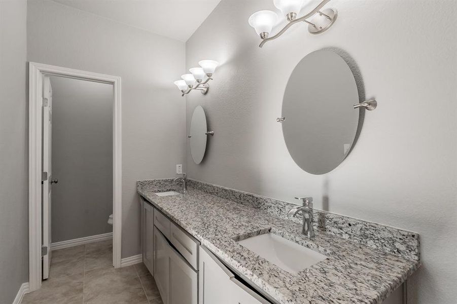 Furnished interior view inside a new home in , Fort Worth (Image 15).
