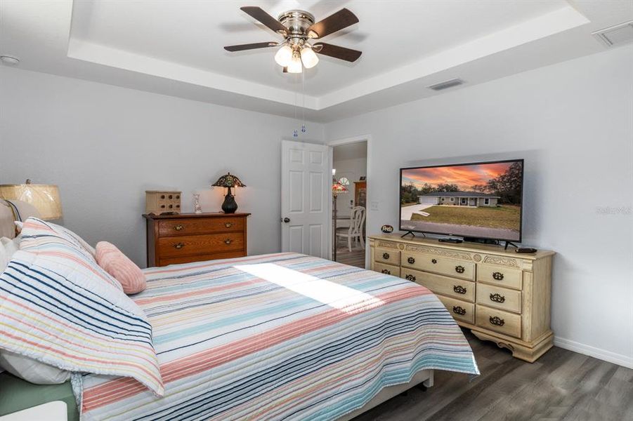 Furnished interior view inside a new home in , Ocklawaha (Image 6).