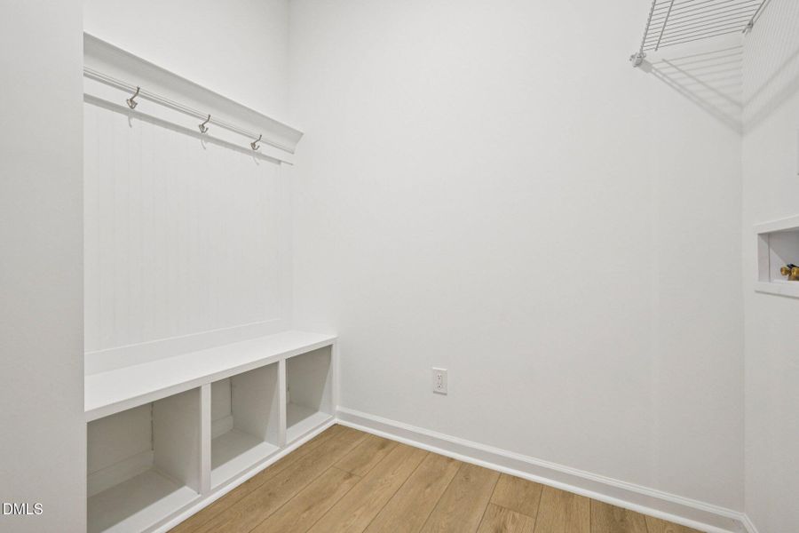 23-web-or-mls-Ken Dr-S1704-023