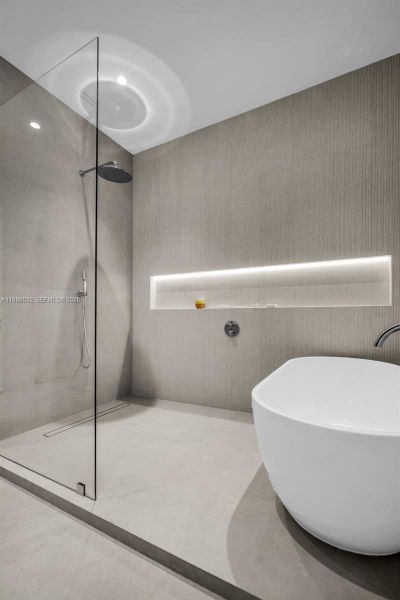 Image 47 of a home in .