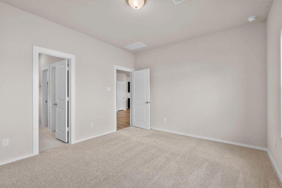Spacious, unfurnished interior of a new home in Windrose Green, Angleton (Image 18).