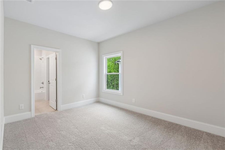 Spacious, unfurnished interior of a new home in Waterhaven, Cumming (Image 36).