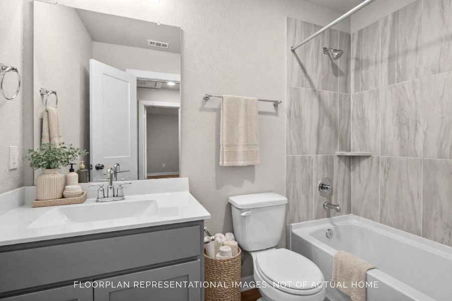 Furnished interior view inside a new home in Miller's Pond, Rosenberg (Image 9).