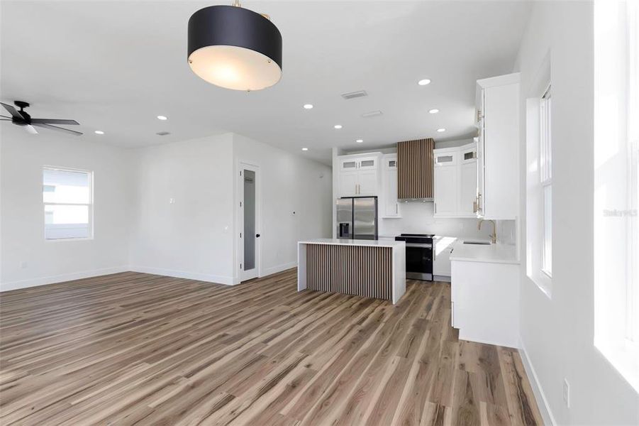 Spacious, unfurnished interior of a new home in , St. Petersburg (Image 21). Spacious, unfurnished interior of a new home in , St. Petersburg (Image 21).