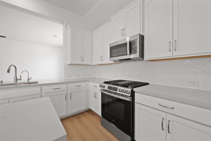 Note: Sample product photo. Actual exterior and interior selections may vary by homesite. Photo may be virtually staged