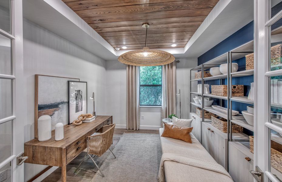 Flex space, perfect for a den or home office