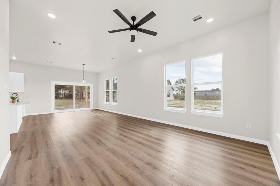 Spacious, unfurnished interior of a new home in , Cleveland (Image 13).