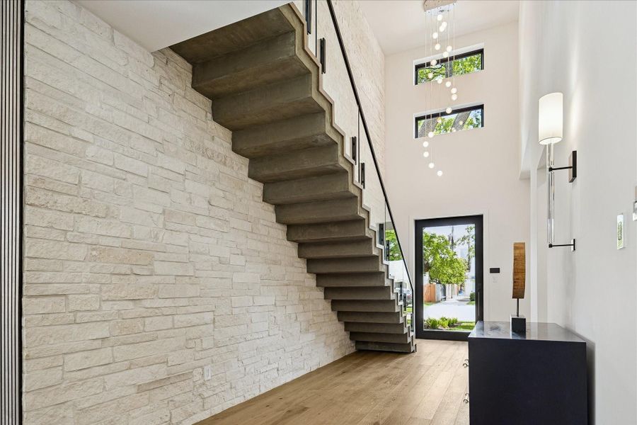 Spacious, unfurnished interior of a new home in , Houston (Image 21).