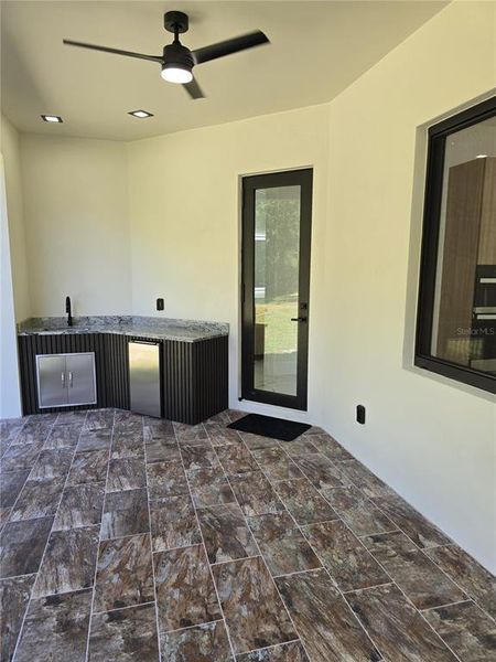 Exterior details and patio area of a home in , Tampa (Image 3).