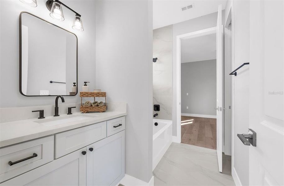 Furnished interior view inside a new home in , Orlando (Image 38).