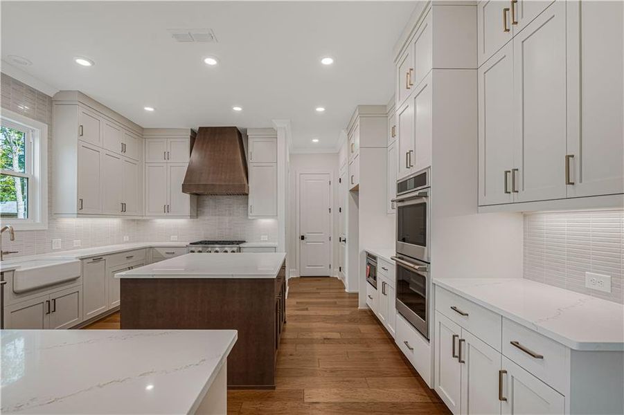 Furnished interior view inside a new home in Bellwyn, Johns Creek (Image 10).