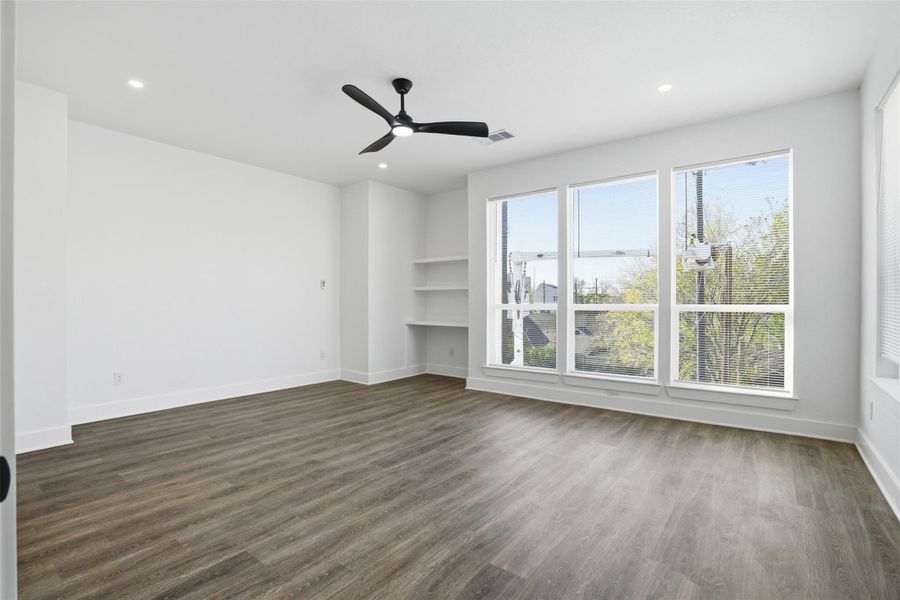 Spacious, unfurnished interior of a new home in , Houston (Image 17).