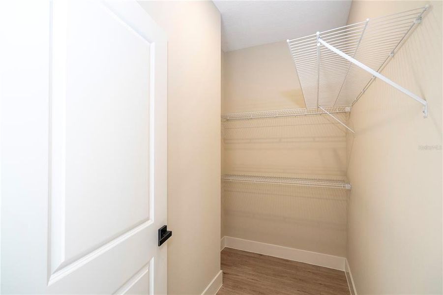Spacious, unfurnished interior of a new home in , Orlando (Image 19).