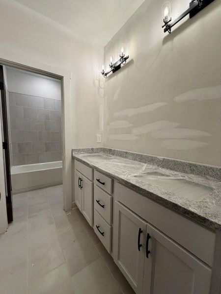 Furnished interior view inside a new home in Lakefield, Palmetto (Image 4).