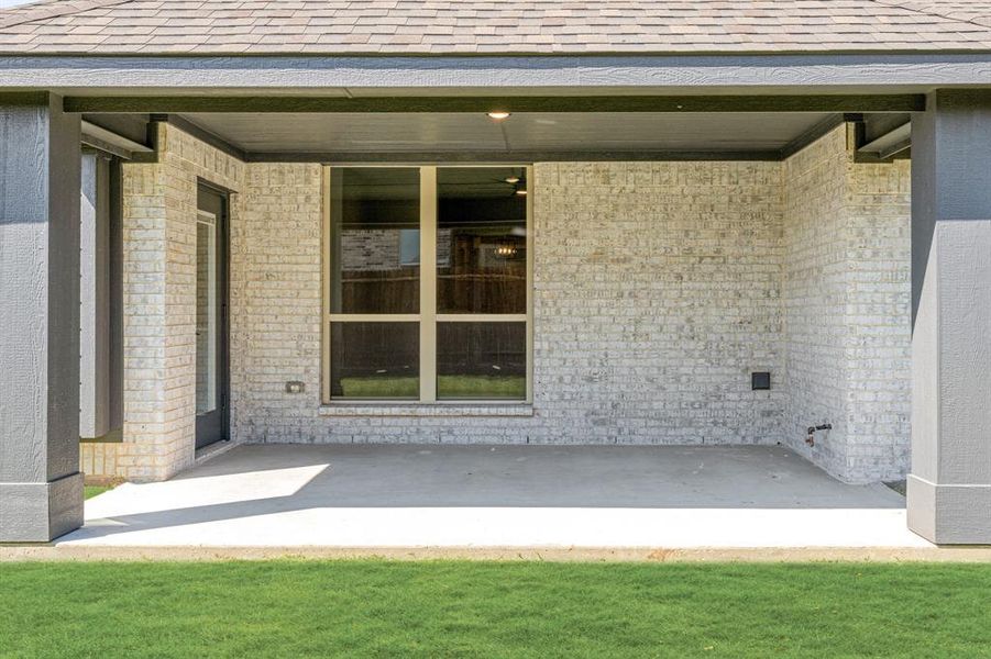 Exterior details and patio area of a home in Sunset Ridge, Alvarado (Image 25). Exterior details and patio area of a home in Sunset Ridge, Alvarado (Image 25).