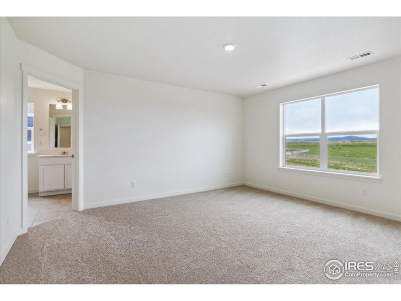 Spacious, unfurnished interior of a new home in Silver Peaks, Lochbuie (Image 13).