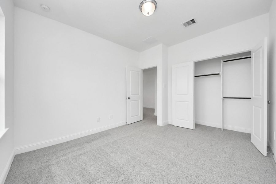 Spacious, unfurnished interior of a new home in , Missouri City (Image 33).