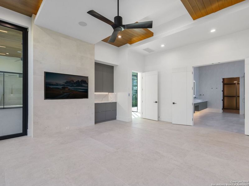 Spacious, unfurnished interior of a new home in , San Antonio (Image 47).