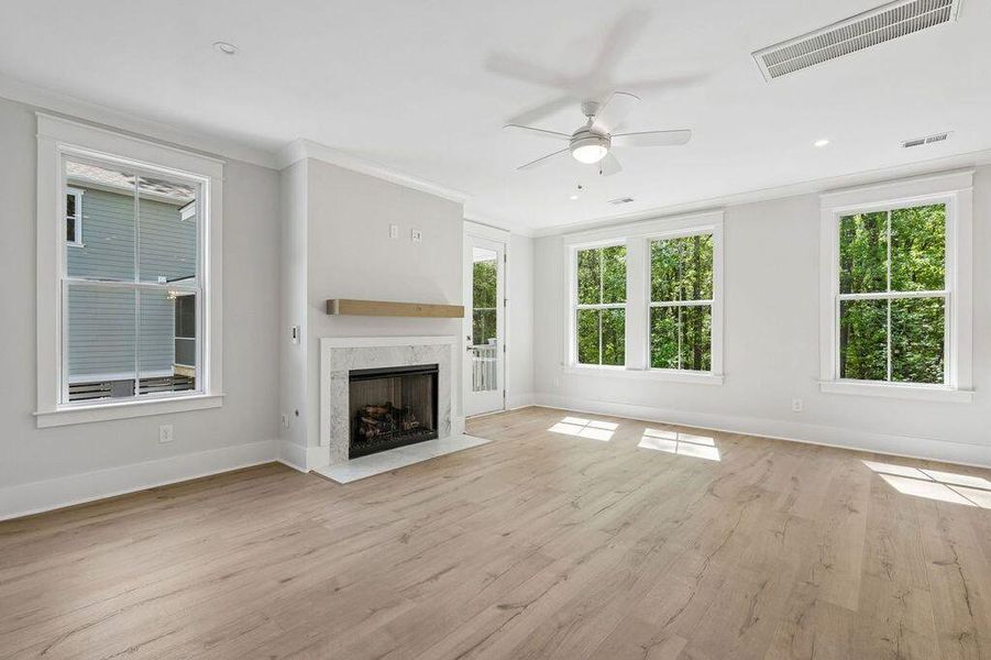 Spacious, unfurnished interior of a new home in Kings River Preserve, Hollywood (Image 38). Spacious, unfurnished interior of a new home in Kings River Preserve, Hollywood (Image 38).