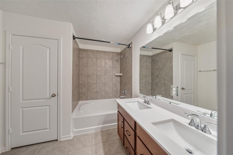 Furnished interior view inside a new home in , Magnolia (Image 11).