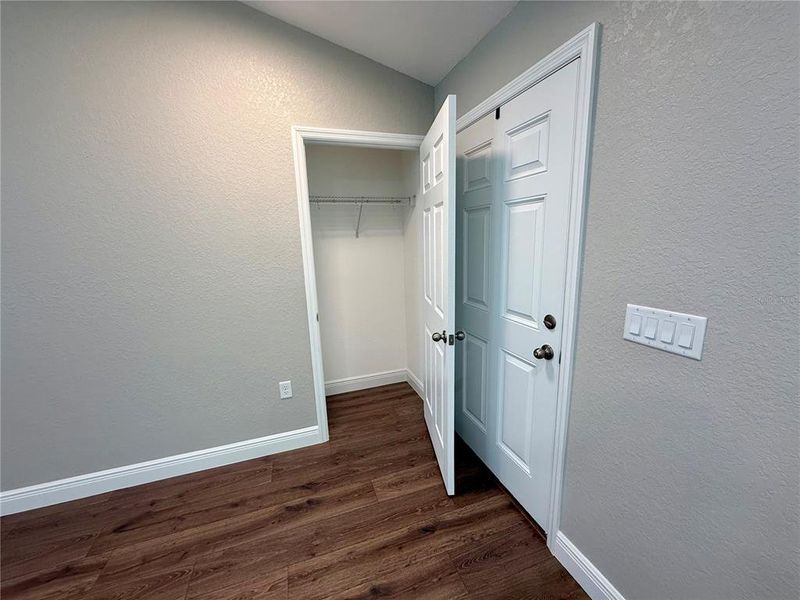 Spacious, unfurnished interior of a new home in , Ocala (Image 20).