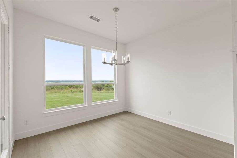 13. 9920 Buckingham - Nook