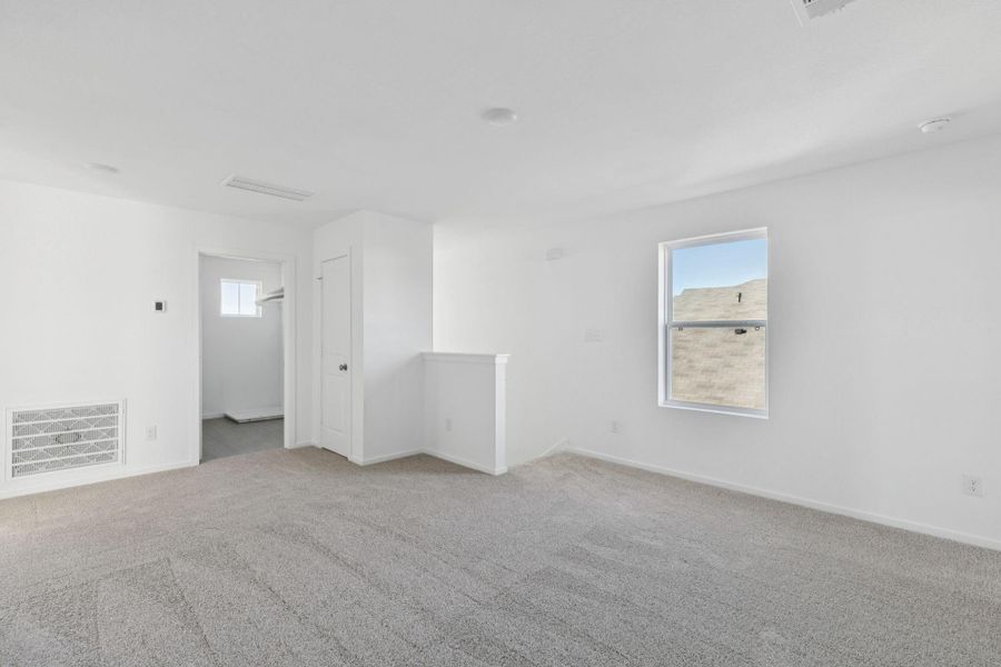 Spacious, unfurnished interior of a new home in Montgomery Bend, Montgomery (Image 27).
