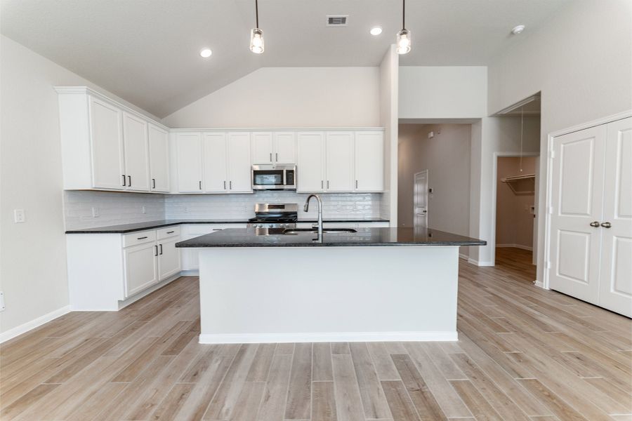 Furnished interior view inside a new home in Canterra Creek, Rosharon (Image 7).