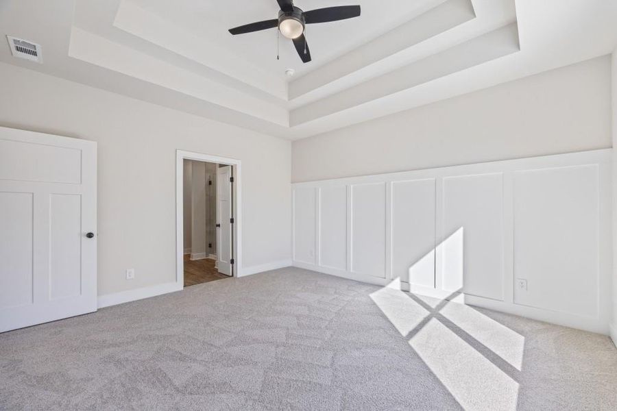 Spacious, unfurnished interior of a new home in , Hartwell (Image 48).