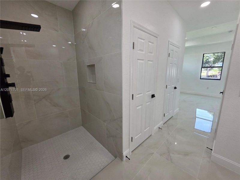 Image 48 of a home in .
