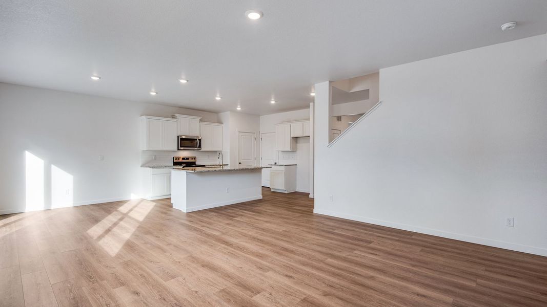 Spacious, unfurnished interior of a new home in Silver Peaks, Lochbuie (Image 17). Spacious, unfurnished interior of a new home in Silver Peaks, Lochbuie (Image 17).