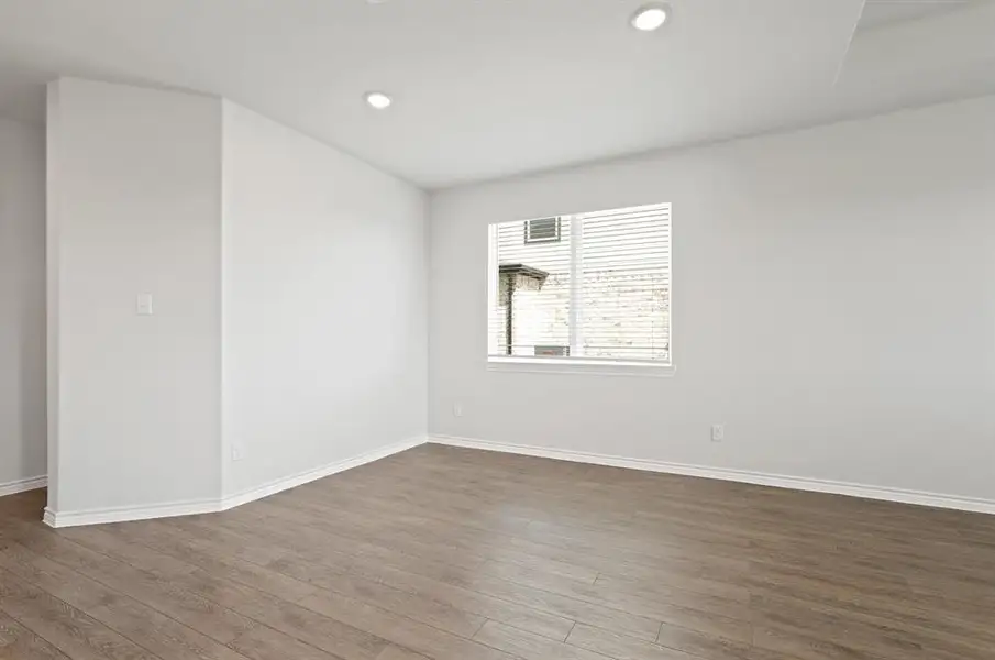 Spacious, unfurnished interior of a new home in Burgess Meadows, Cleburne (Image 13).