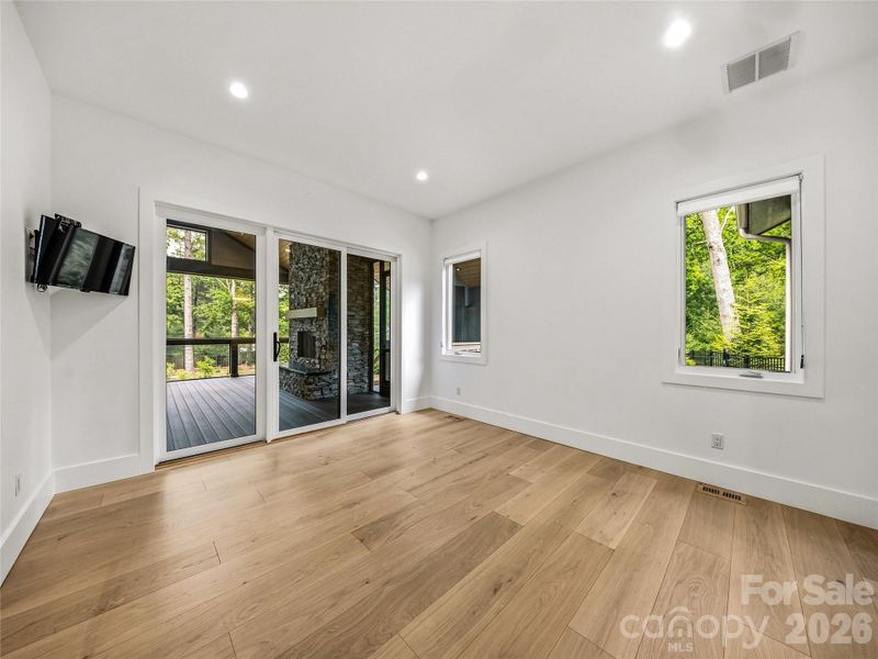 Spacious, unfurnished interior of a new home in , Arden (Image 24).