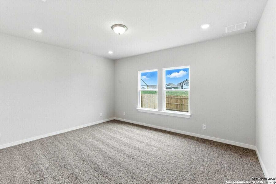 Spacious, unfurnished interior of a new home in August Fields, New Braunfels (Image 13).