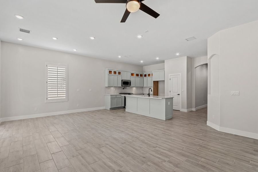 Representative furnished interior of a home built from the Sonoma by LEH. Homes in Tierra Del Este 90, El Paso (Image 15). Representative furnished interior of a home built from the Sonoma by LEH. Homes in Tierra Del Este 90, El Paso (Image 15).