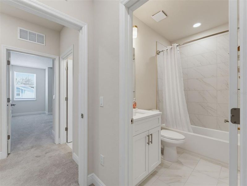Furnished interior view inside a new home in , Clearwater (Image 39).
