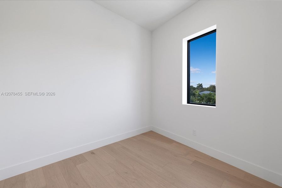 Spacious, unfurnished interior of a new home in , Boca Raton (Image 22).