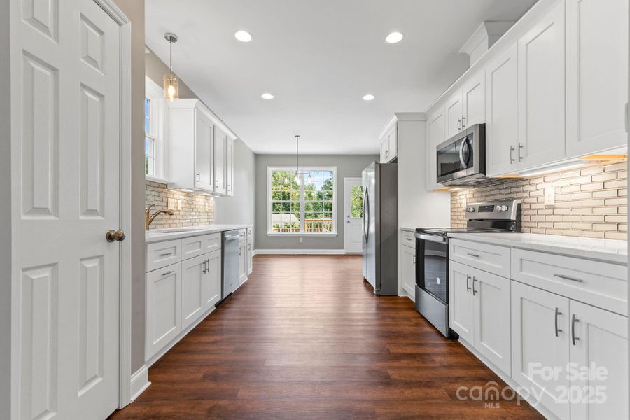 Image 29 of a home in .