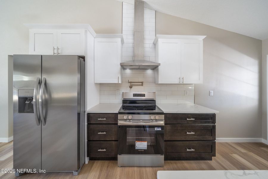 Furnished interior view inside a new home in , Palatka (Image 5).